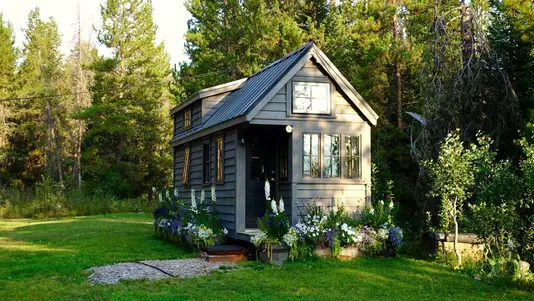 tiny-house-kleines-haus-wohnung-wohnen-03 Tiny House in der Natur